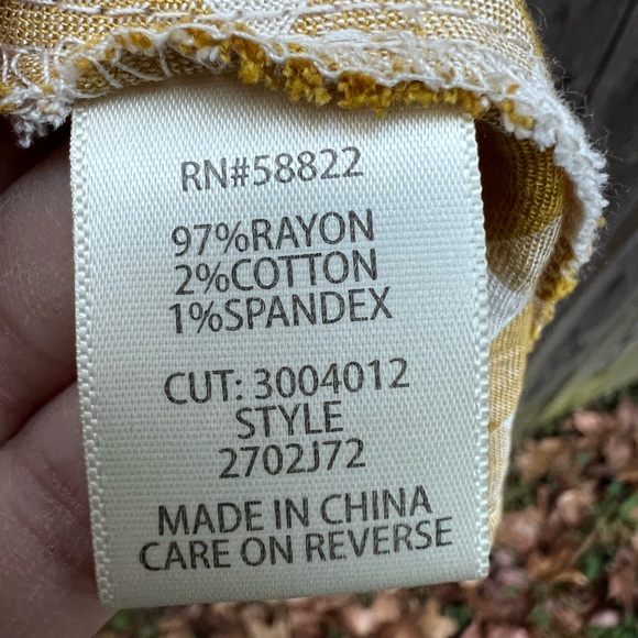 NWT MAX STUDIO Yellow Gingham Short Sleeve Pullover Top size Med - Picture 14 of 14
